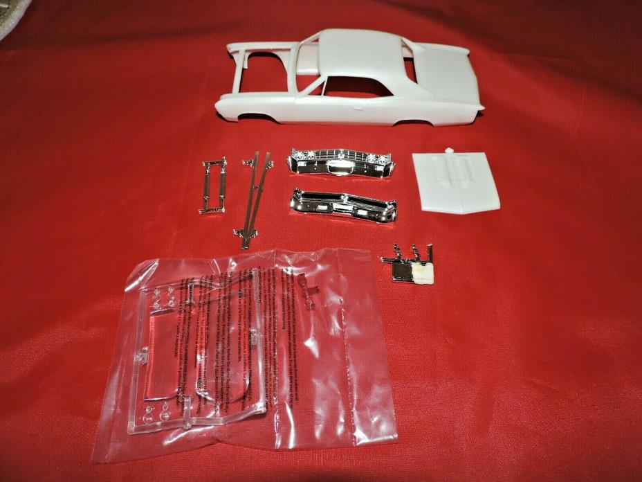 AMT 1967 Chevelle Body New 1/25