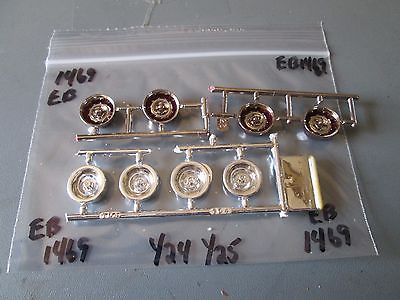 Eight (8) Chrome Wheels no backs 1/24/25 scale (parts only) Package #EB1469