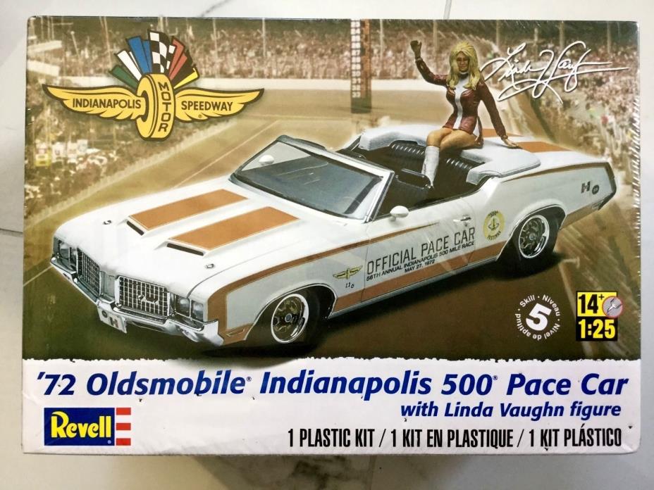 REVELL 1/25 1972 OLDSMOBILE INDIANAPOLIS 500 PACE CAR W/ FIGURE # 85-4197 F/S