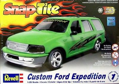 Revell SnapTite Custom Ford Expedition