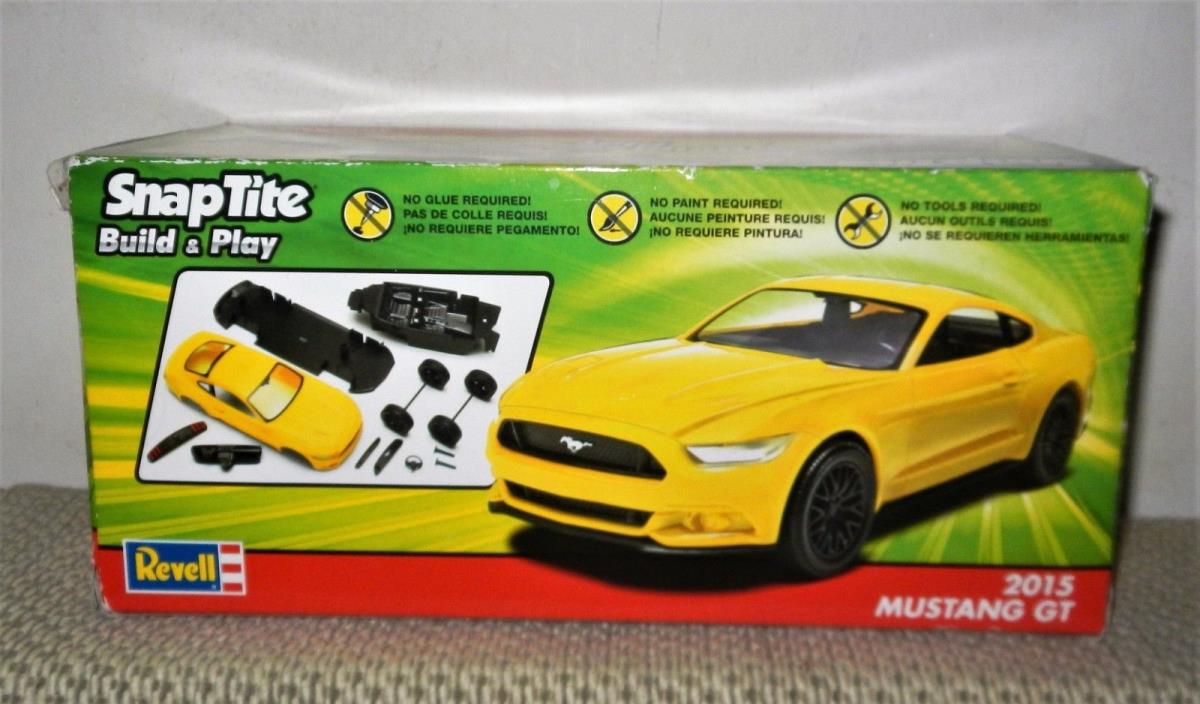 Yellow 2015 FORD MUSTANG GT Revell SnapTite Build & Play 1:25 Scale Kit
