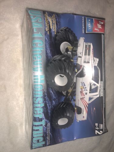 ERTL AMT USA-1 CHEVY MONSTER TRUCK 1:25 SCALE MODEL KIT NEW SEALED