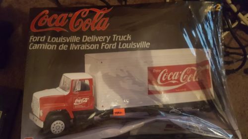 Factory Sealed -AMT/ERTL Coca-Cola Ford Louisville Delivery Truck kit #H825-10DO