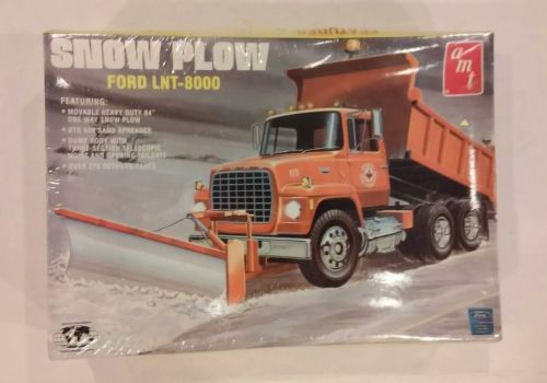 1/25th AMT 38687 Ford LNT-8000 Conventional Snow Plow Dump Truck NISB