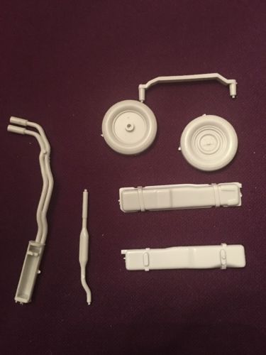 AMT/ERTL FORD F-150 XLT STANDARD PICKUP SPARE TIRE+EXHAUST+GAS TANKS ONLY