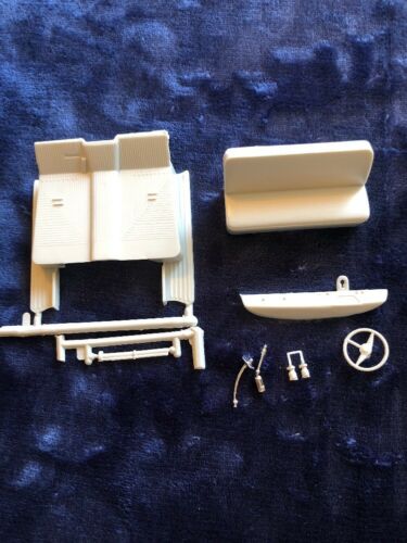 AMT/ERTL '53 FORD TRUCK JUNKYARD PARTS #6487- INTERIOR ONLY - NEW PARTS!