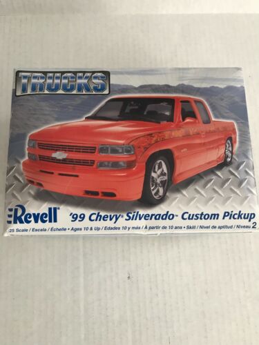 Vintage revell 1999 Chevy Silverado custom pickup truck model kit