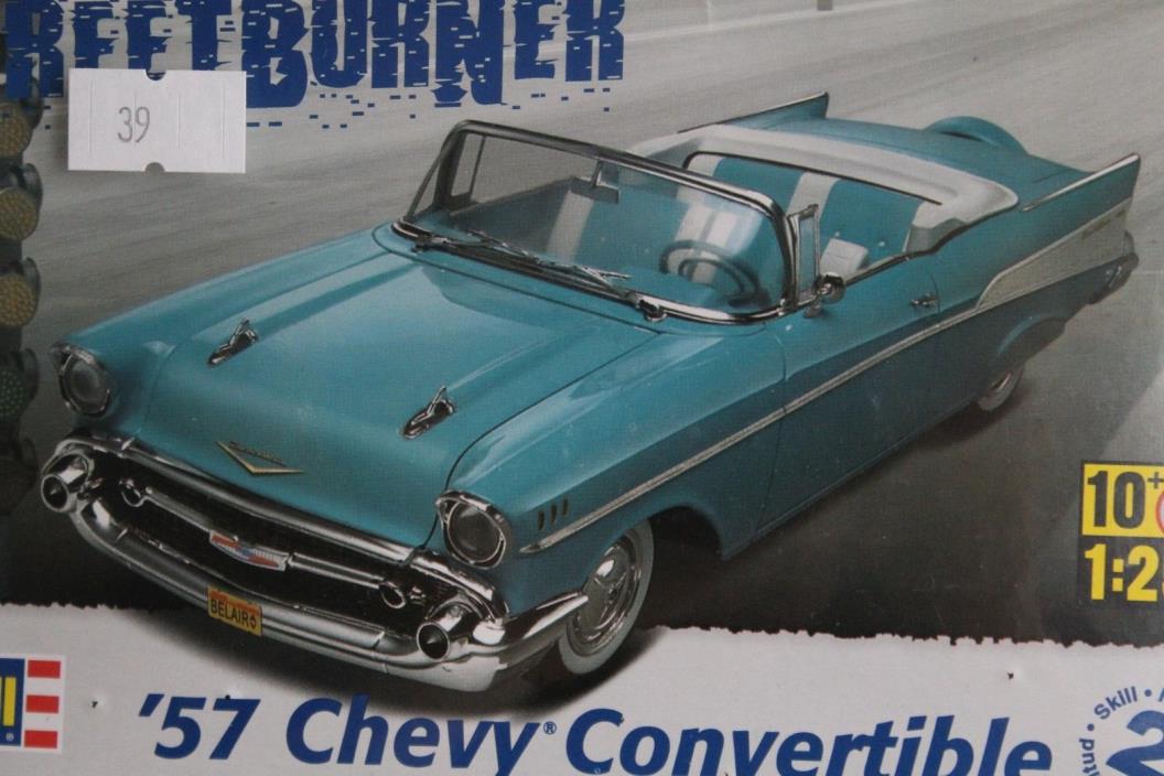 VINTAGE NEW SEALED REVELL '57 CHEVY CONVERTIBLE 