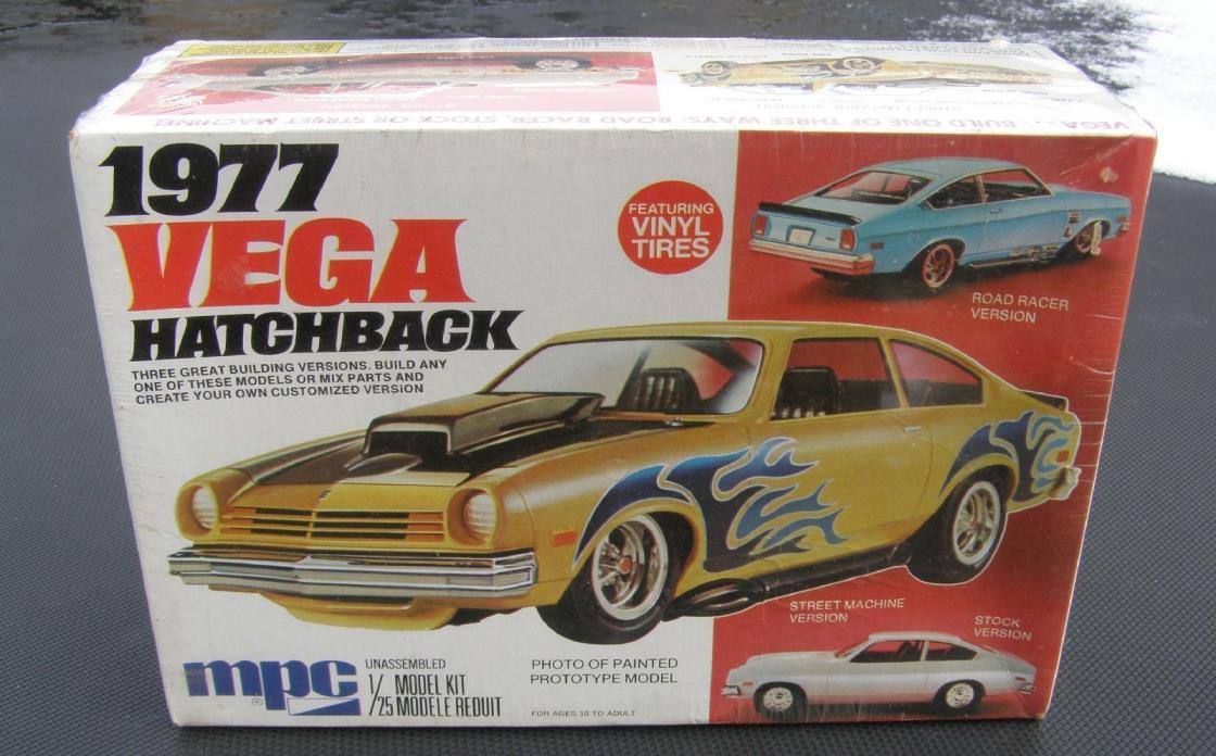 NOS 1977 Chevrolet Vega Hatchback Annual by MPC New! FACTORY SEALED 1/25 Chevy