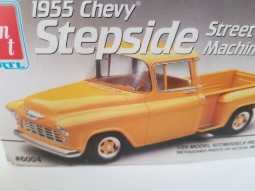 Vintage 1955 Chevrolet Step Side 1/25 Scale Model Car Kit