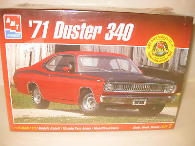 AMT 1971 PLYMOUTH DUSTER 340 CAR 2DR HARDTOP FACTORY/SEALED1/25 scale