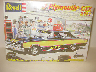 REVELL 1967 PLYMOUTH GTX 2DR HARDTOP factory sealed 1/25 scale