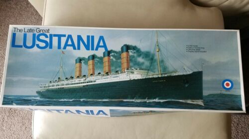 RMS Lusitania 1/350 Scale Model Entex