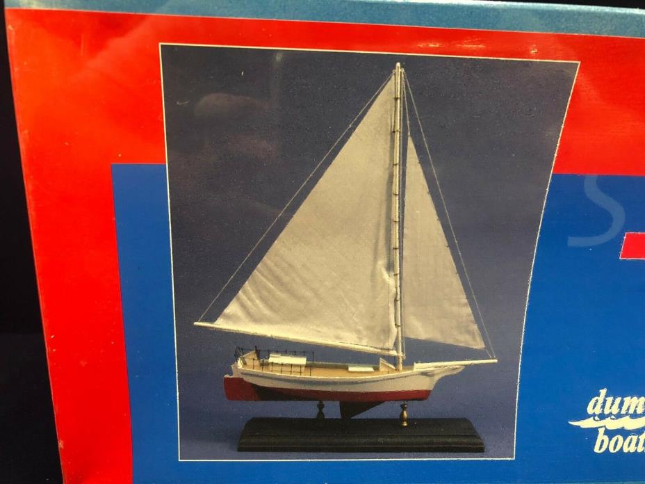 Dumas 1704: Skipjack sailboat wood model, Skill Level 3