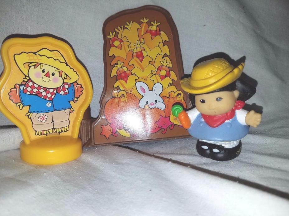 Fisher Price Little People Scarecrow Farmer Sonya & Fall Fence Lot