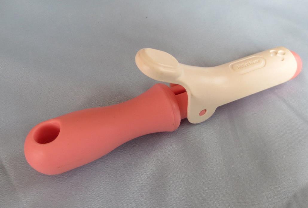 Little Tikes vanity Beauty Salon pink and white curling hair iron EUC