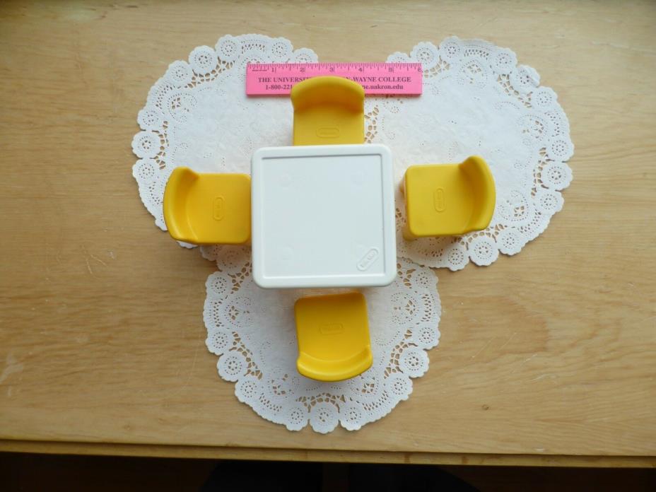 Little Tikes Dollhouse Furniture Yellow White Table with 4 Yellow Chairs