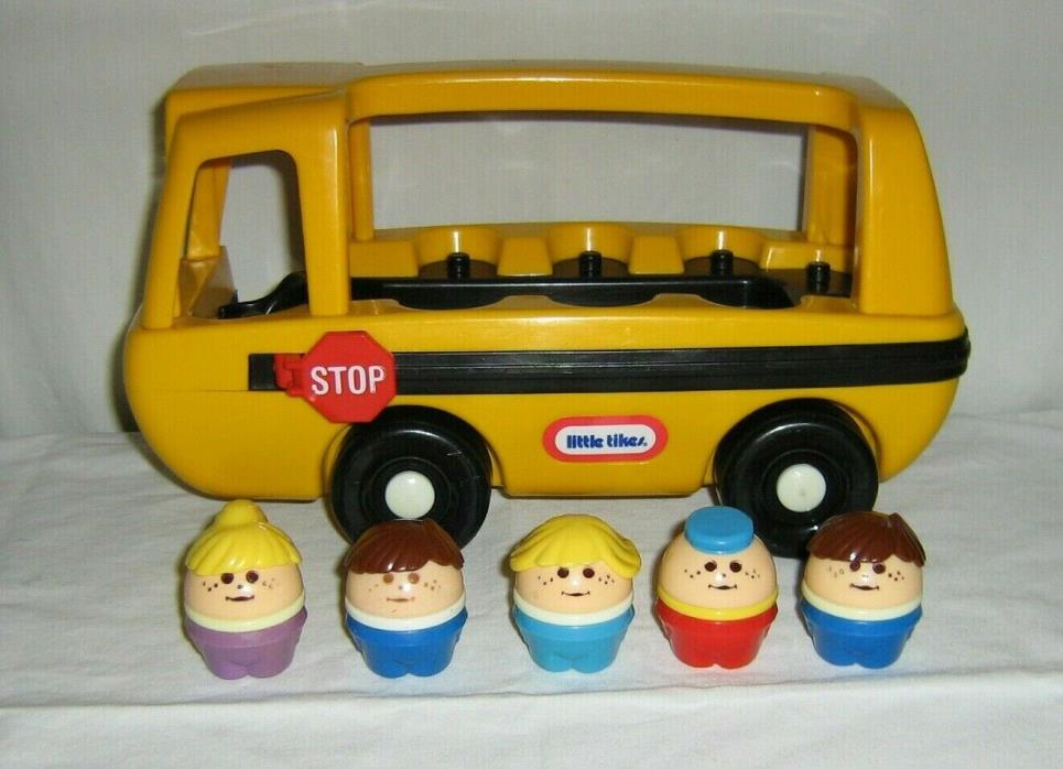 Vintage Little Tikes Yellow School Bus with 5 Toddle Tots Figures *WORKS GREAT*
