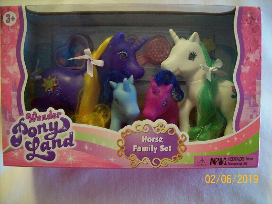 Wonder Pony Land Horse Family Set