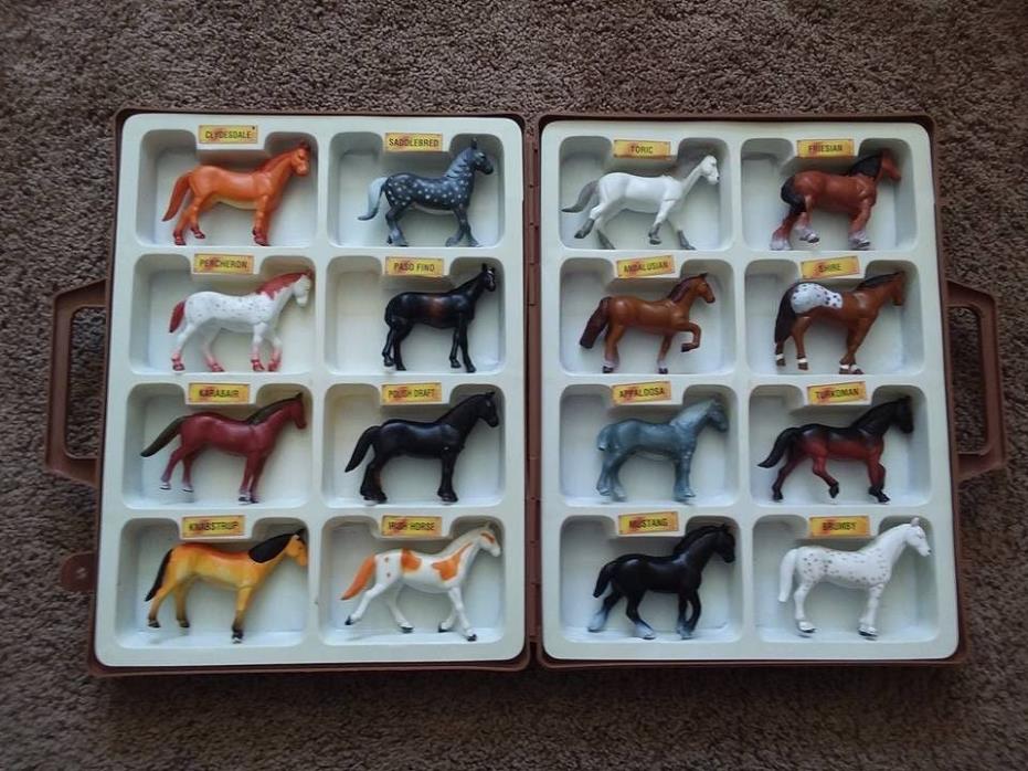 Toy 16 Horse Play Set Kit Funrise International Animal Collection