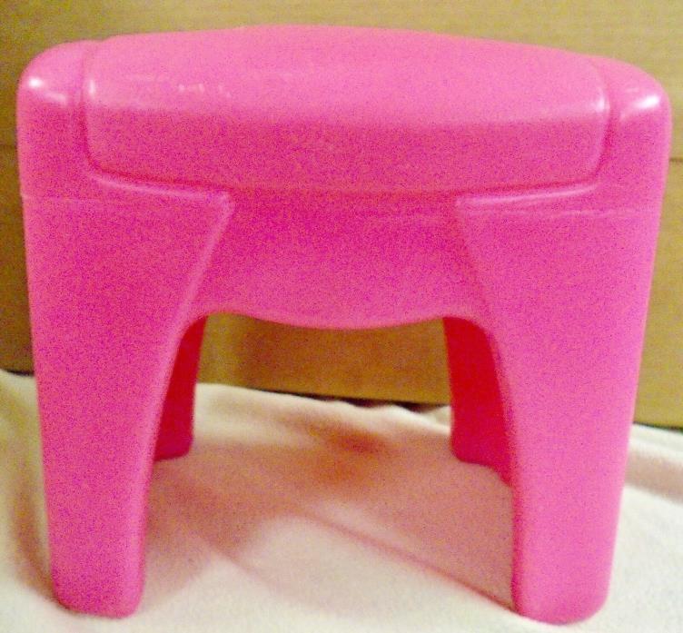 PINK  STOOL  FOR  VANITY