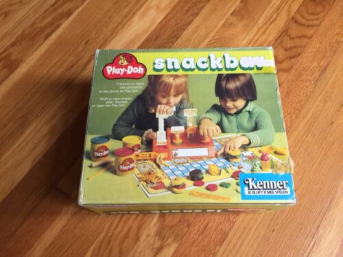 Vintage 1979 Play-Doh Snackbar by Kenner Dutch Issue with Menu, Place Mat