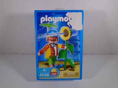 PLAYMOBIL--CIRCUS CLOWN FIGURE W/ FLOWER (NEW) 4238