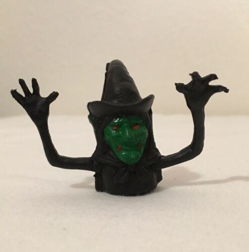 Finger Puppet Witch vintage rubber mini figure toy - Star china