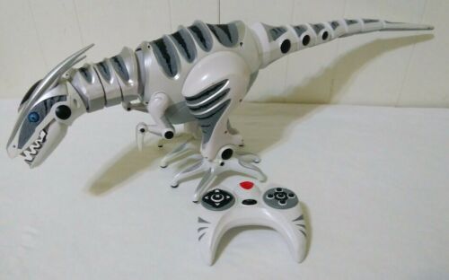 2005 WowWee White Roboraptor X Interactive Dinosaur Robot W/ REMOTE TESTED WORKS