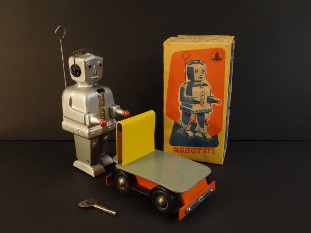 ALL ORIGINAL STRENCO ST-1 ROBOT WITH CART + ORIGINAL BOX GERMANY 1956