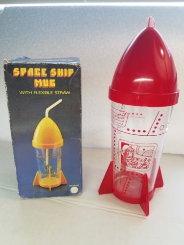 VINTAGE 1960s PLASTIC TOY ROCKET SPACE SHIP DRINKING MUG NEW IN BOX