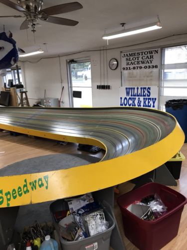 1/24 scale slot car track