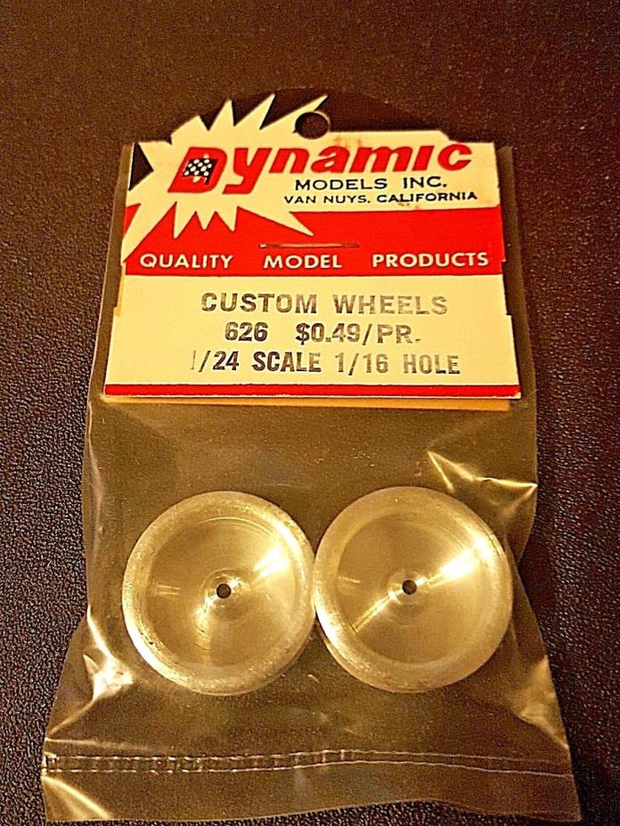 Dynamic Custom Wheels No. 626 for 1/16 hole. One pair in vintage package.