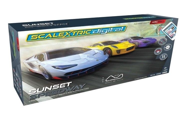 SCALEXTRIC 1:32 ARC PRO SUNSET SPEEDWAY Digital Slot Car Set C1388T