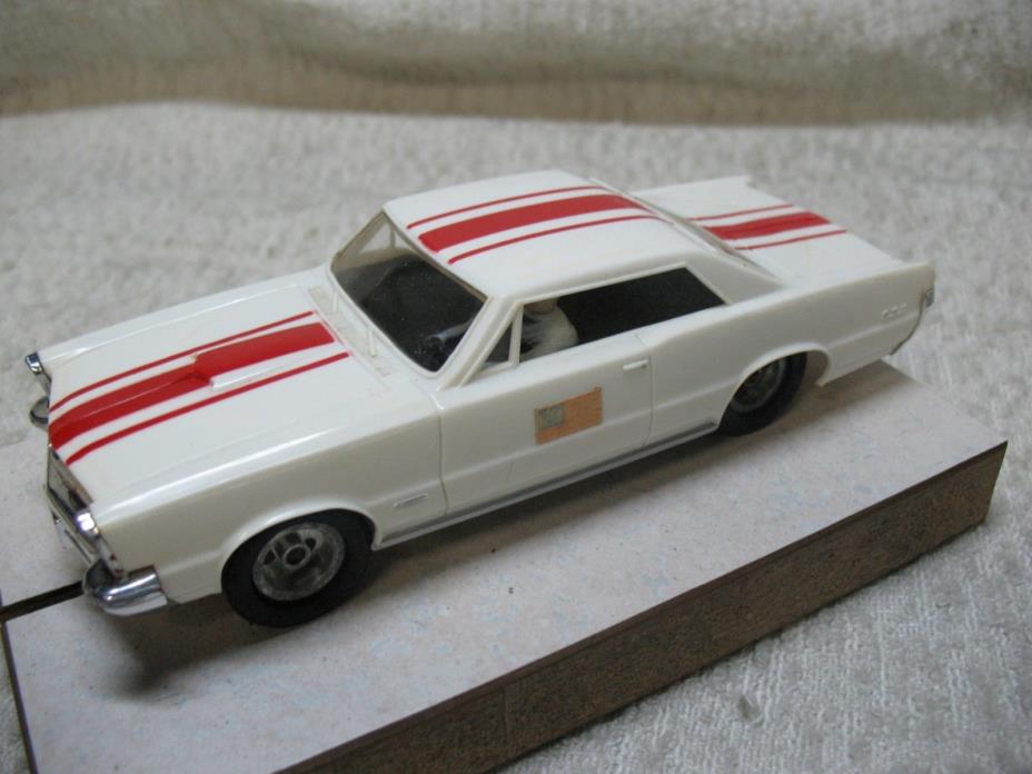 1/32 SCALE VINTAGE 1965 ORIGINAL K&B AURORA GTO OFF-WHITE SLOT CAR #2