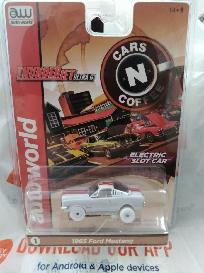 AutoWorld 1965 Mustang slot car White Chase