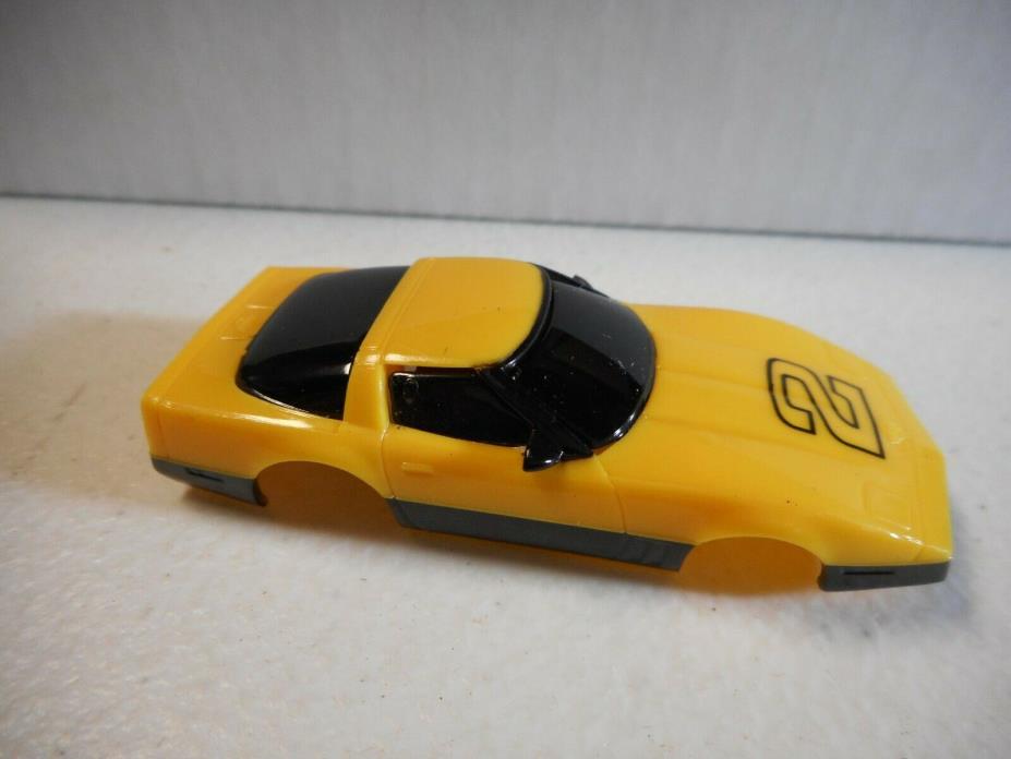 TYCO 440-X2 YELLOW CORVETTE BODY W/O VETTE ON THE SIDES OF THE BODY  (NEW)