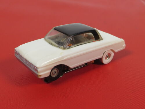 Vintage Atlas 1962 Ford Galaxie Galaxy Hardtop White/Black HO Slot Car
