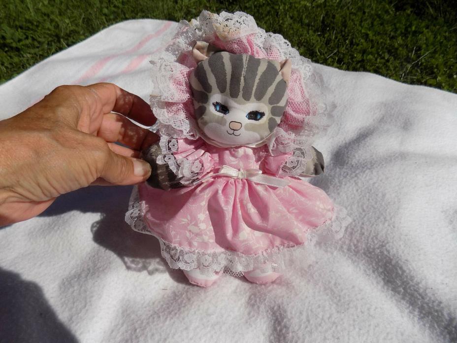 Vtg Applause Dustyn Schear Dolly Cat Plush Kitty Cloth Pink Flower Dress Bonnet