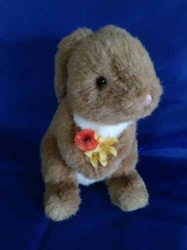 VINTAGE GUND BROWN AND WHITE BUNNY HOLDING FLOWERS! TUSH TAG DATED 1989!