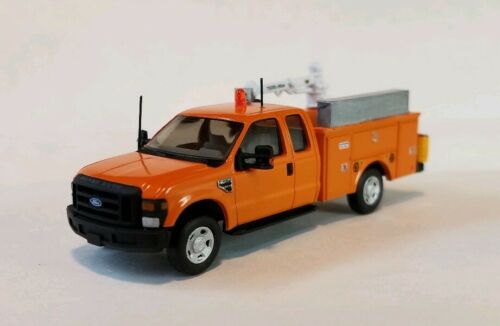 Ho 1/87 Custom River Point Station Utility Service Truck Extended cab Orange
