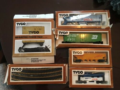 TYCO VINTAGE 1975  MIDNIGHT SPECIAL HO TRAIN Lot WITH BOXES
