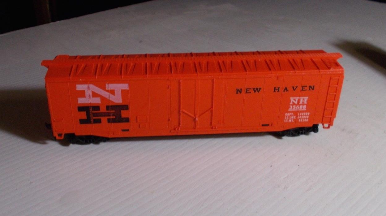 TRAIN HO SCALE TYCO NEW HAVEN 35688 NEEDS COUPLER