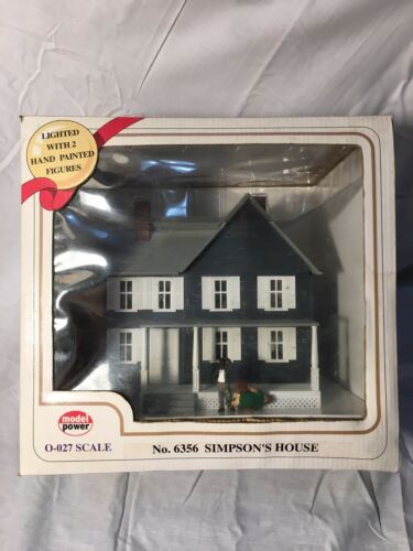 Model Power No 6356 Simpson’s House  O-027 Scale Lighted Built Up Building