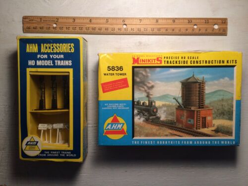 HO SCALE Lot Of 2 Water Tower Building Kit & Signals Signs