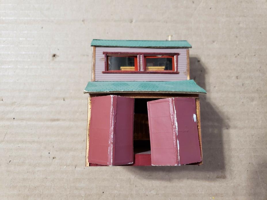 HO Scale 2 Story Crafstman Kit House (w/interior copper trim)