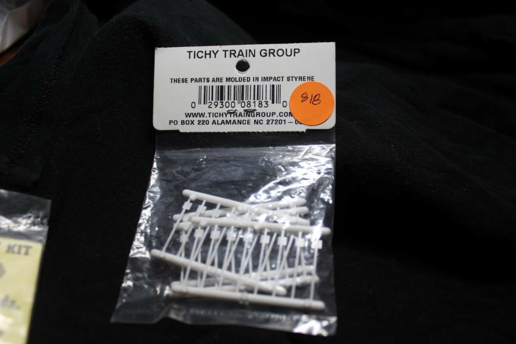 NIB HO Tichy #8183 Modern Square Whistle Post Signs 32 Piece, HO scale