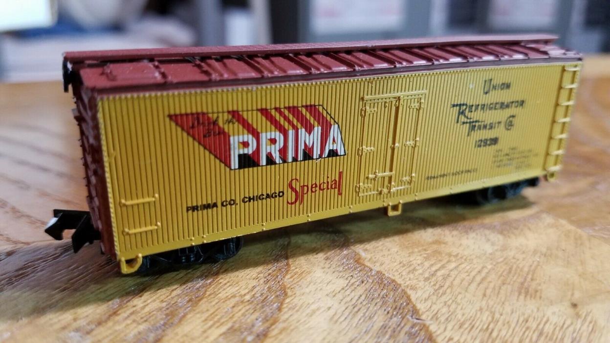 K7 N Scale Train PRIMA BEER CAR Drink the Best URT 12939 red and yellow box car