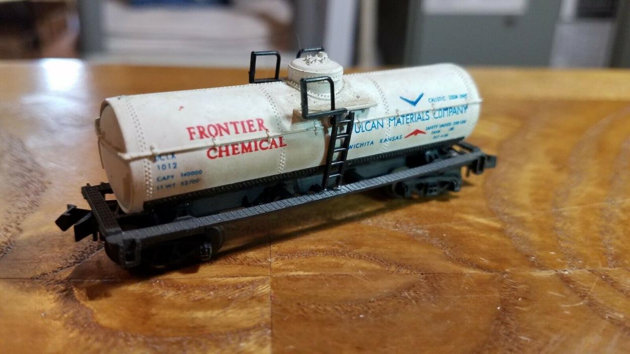 K7 N Scale Train Frontier Chemical DCLX 1012 TANKER white with logo