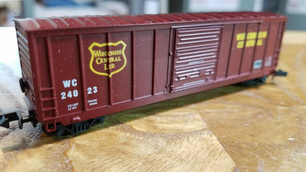 K7 N Scale Train WC 24023 Wisconsin Central Brown Rib Box Car with Yellow